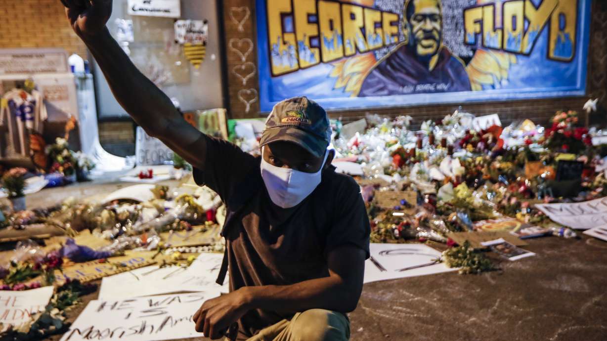 Floyd's casket arrives at Houston church for public viewing