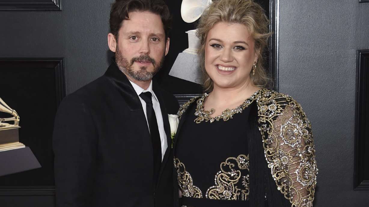 Kelly Clarkson seeks divorce from husband of nearly 7 years