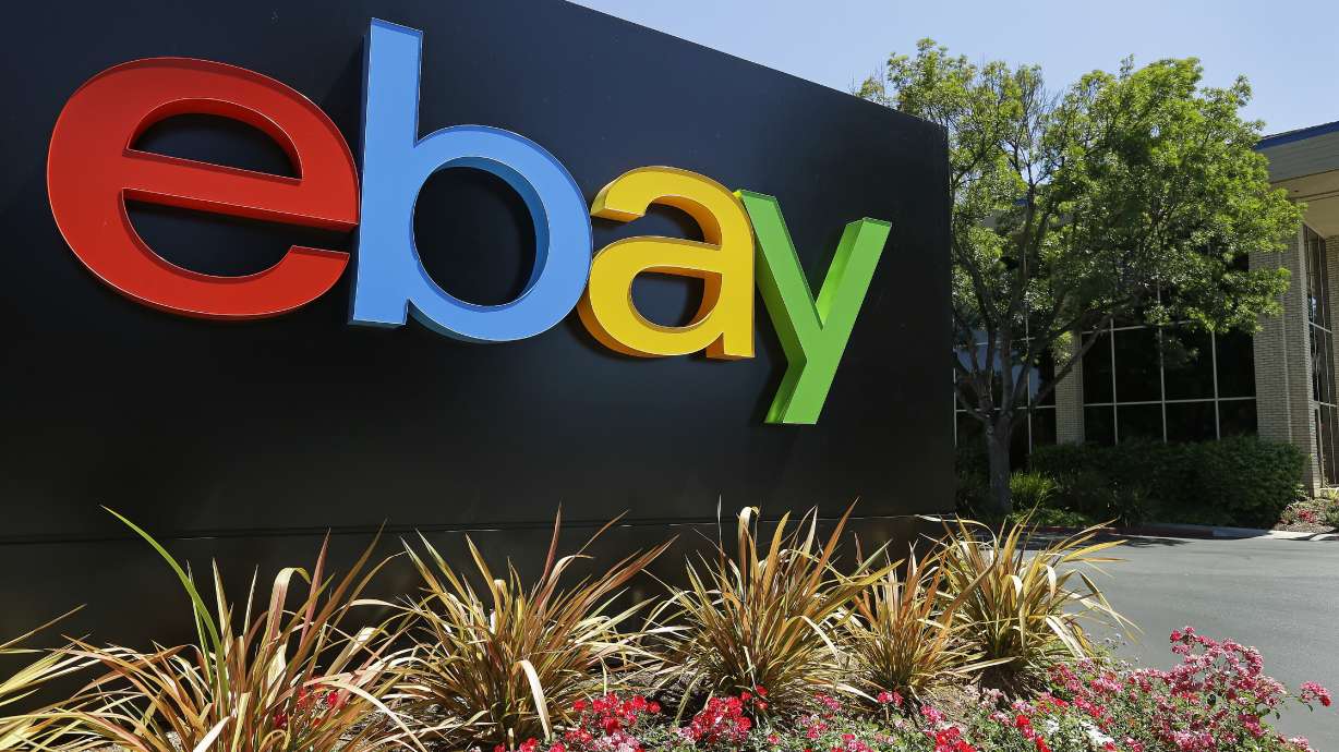 Feds: eBay staff sent spiders, roaches to harass couple