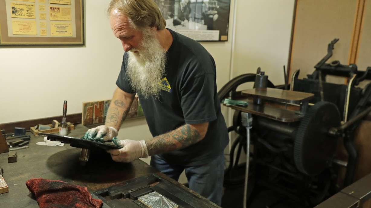 Washington city helps residents, merchants with wooden money