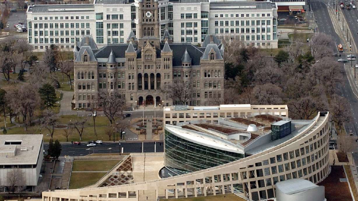 Salt Lake library security guards kneeled on man like George Floyd case, lawsuit says
