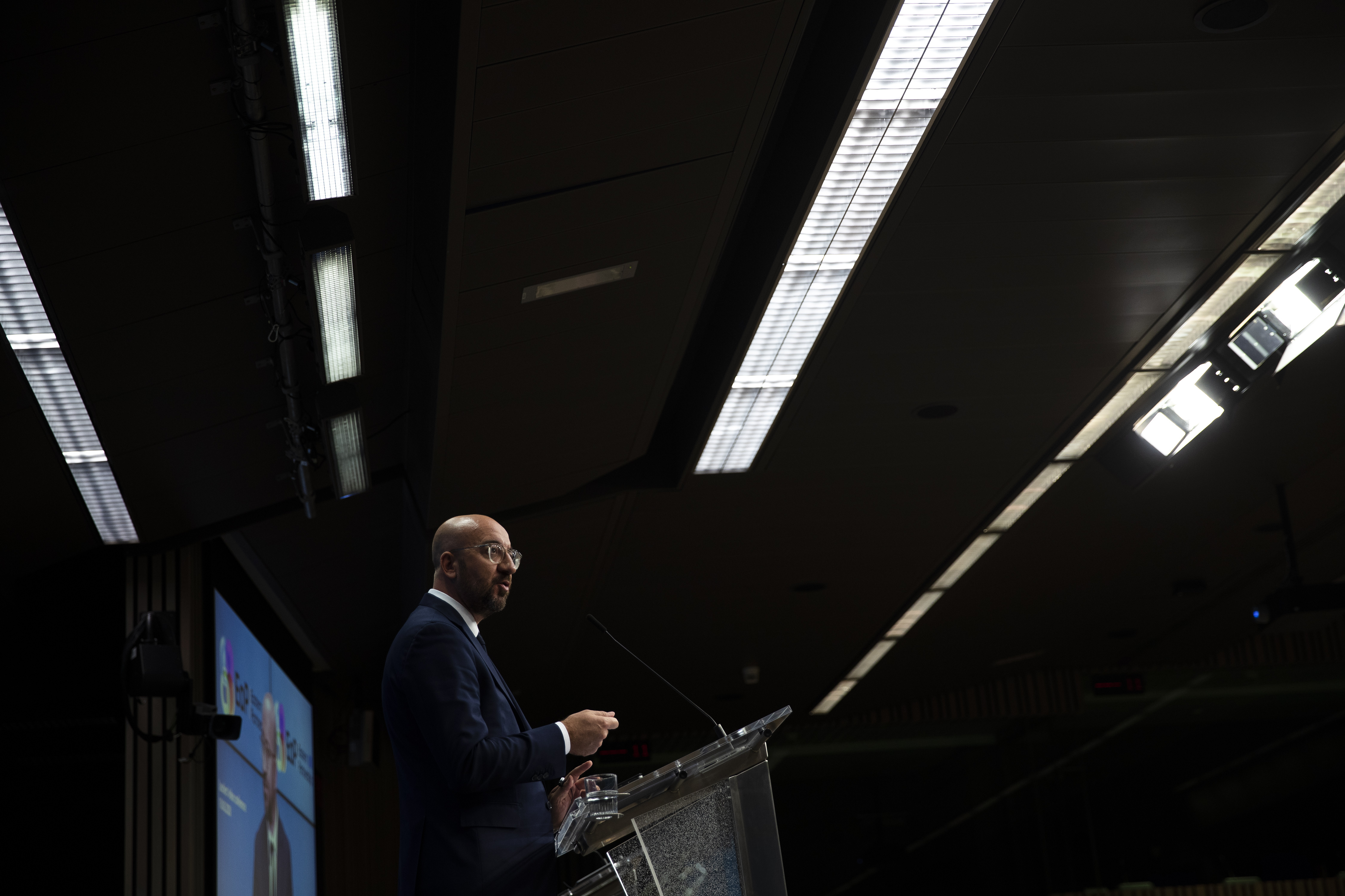 EU leaders face challenges to move quickly on recovery deal