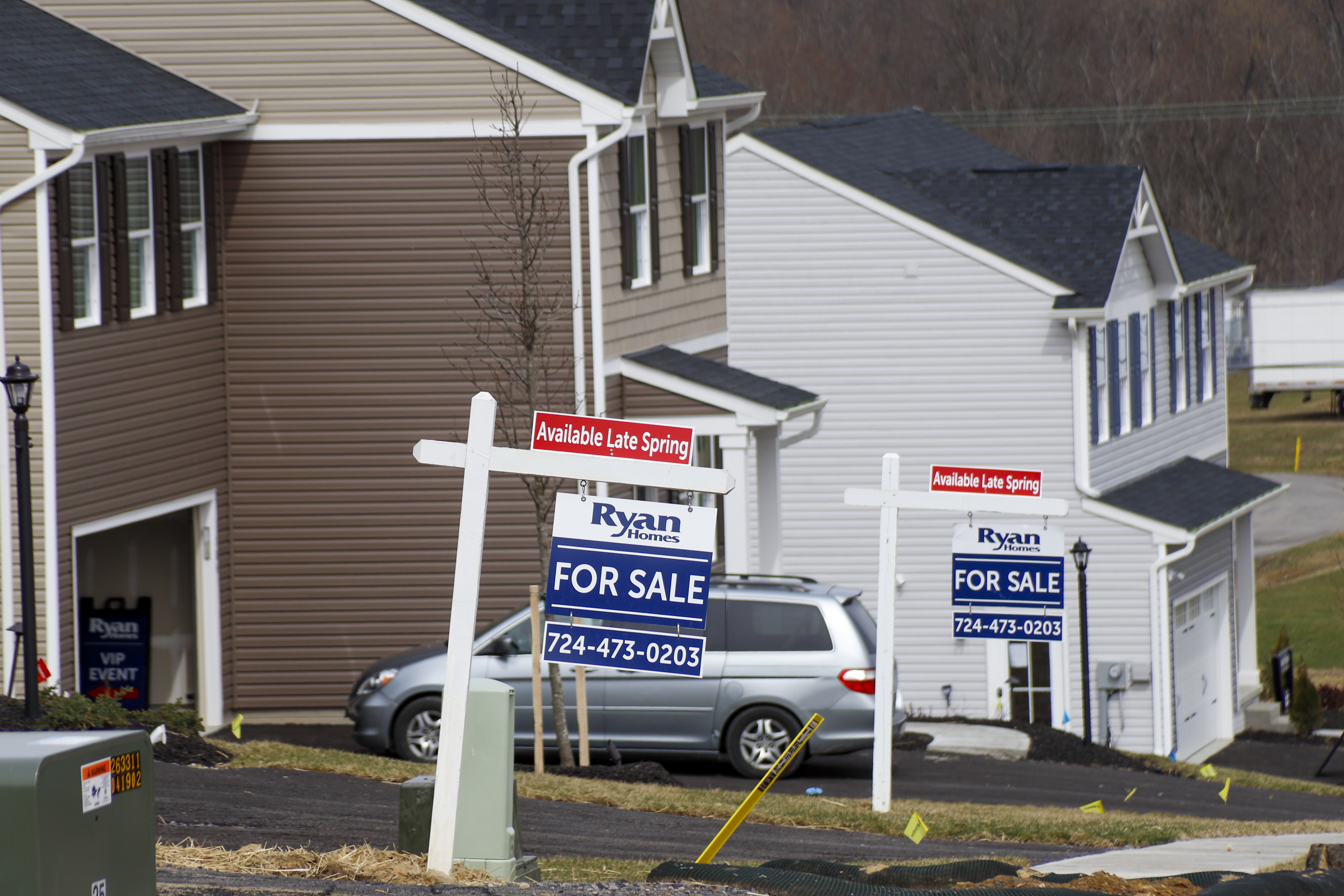 Existing home sale plunge 9.7% in 3rd straight monthly drop