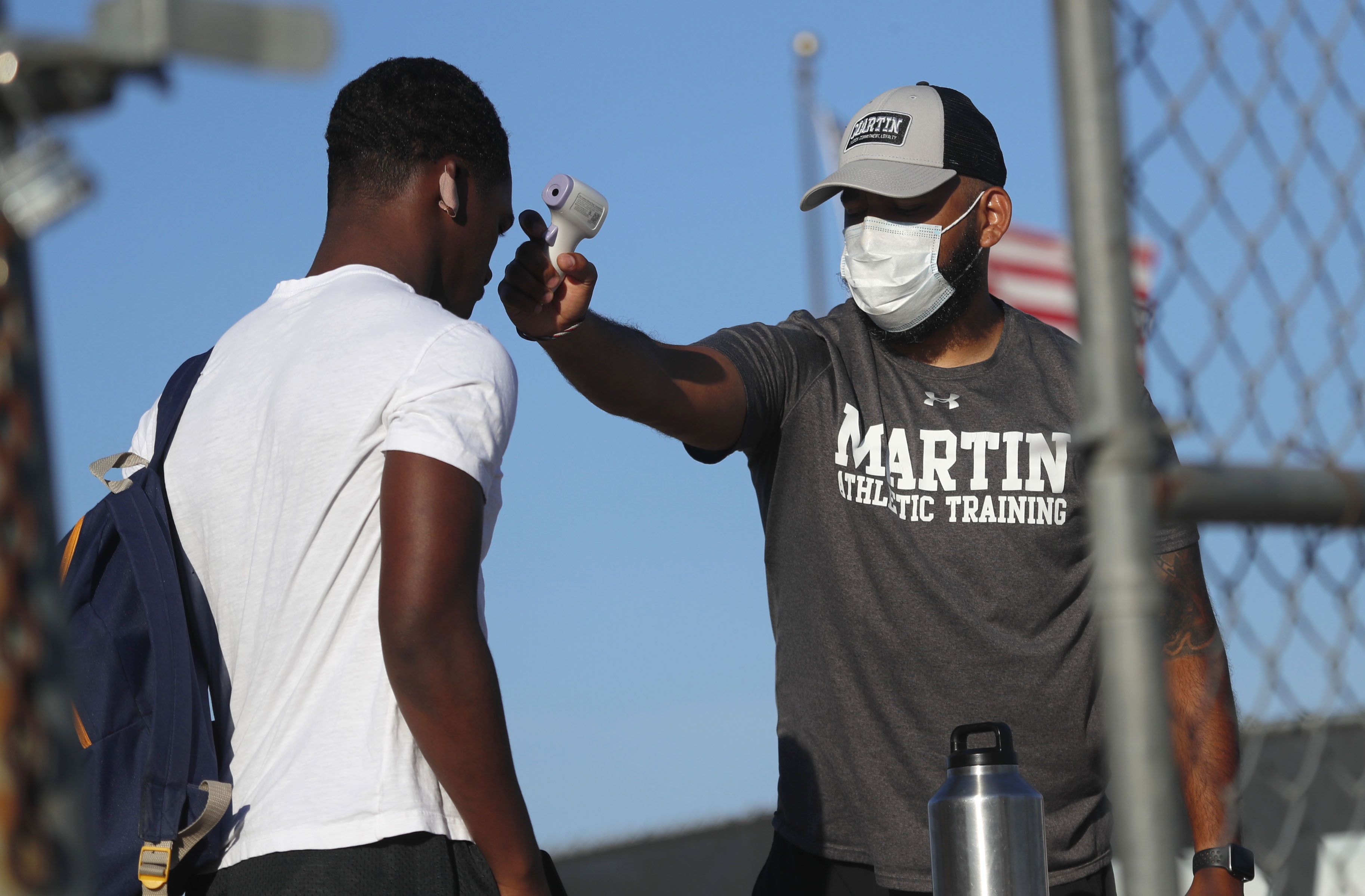 The Latest: 2nd Tennessee men’s basketball player has virus