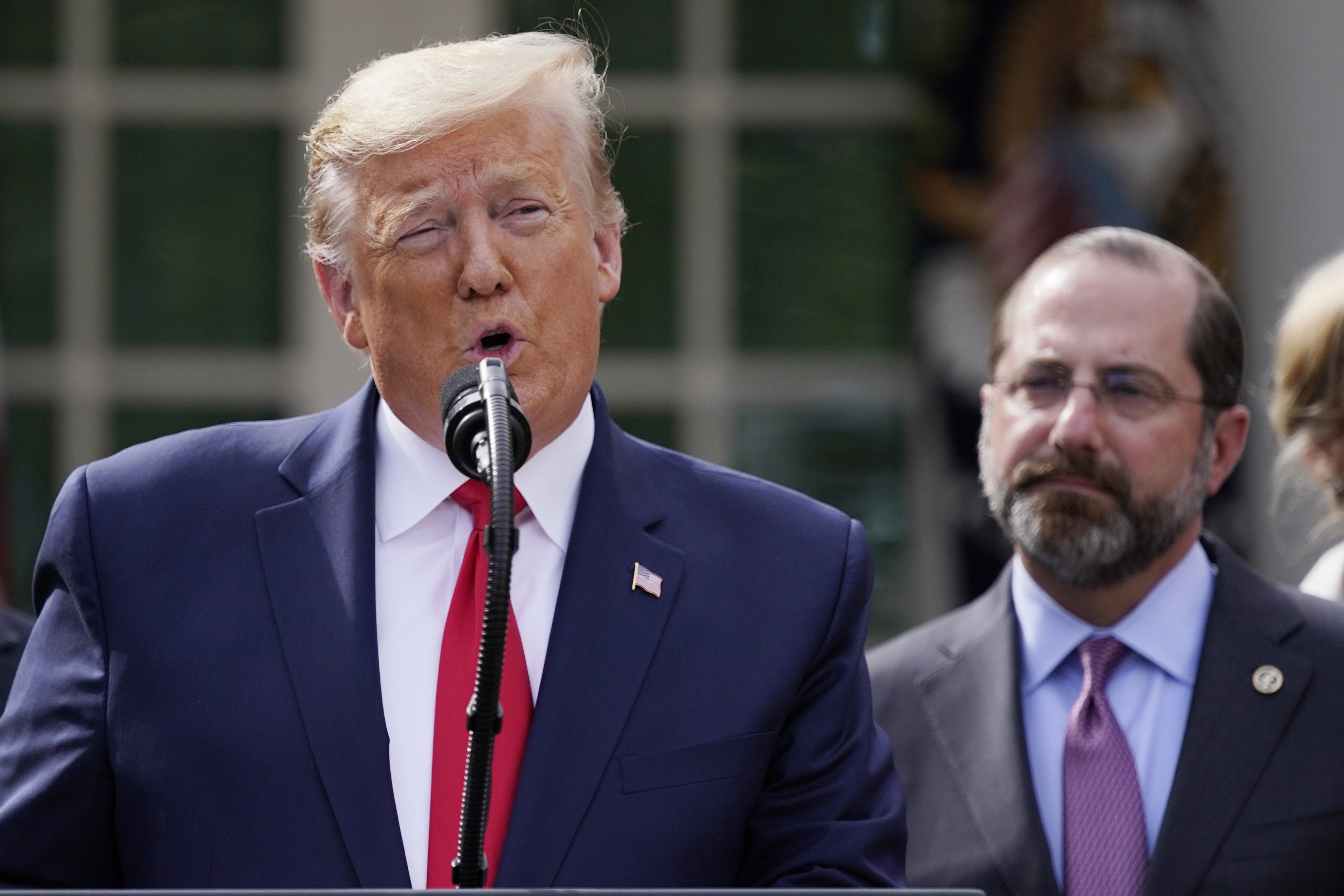 Trump signs order to strengthen US child welfare system