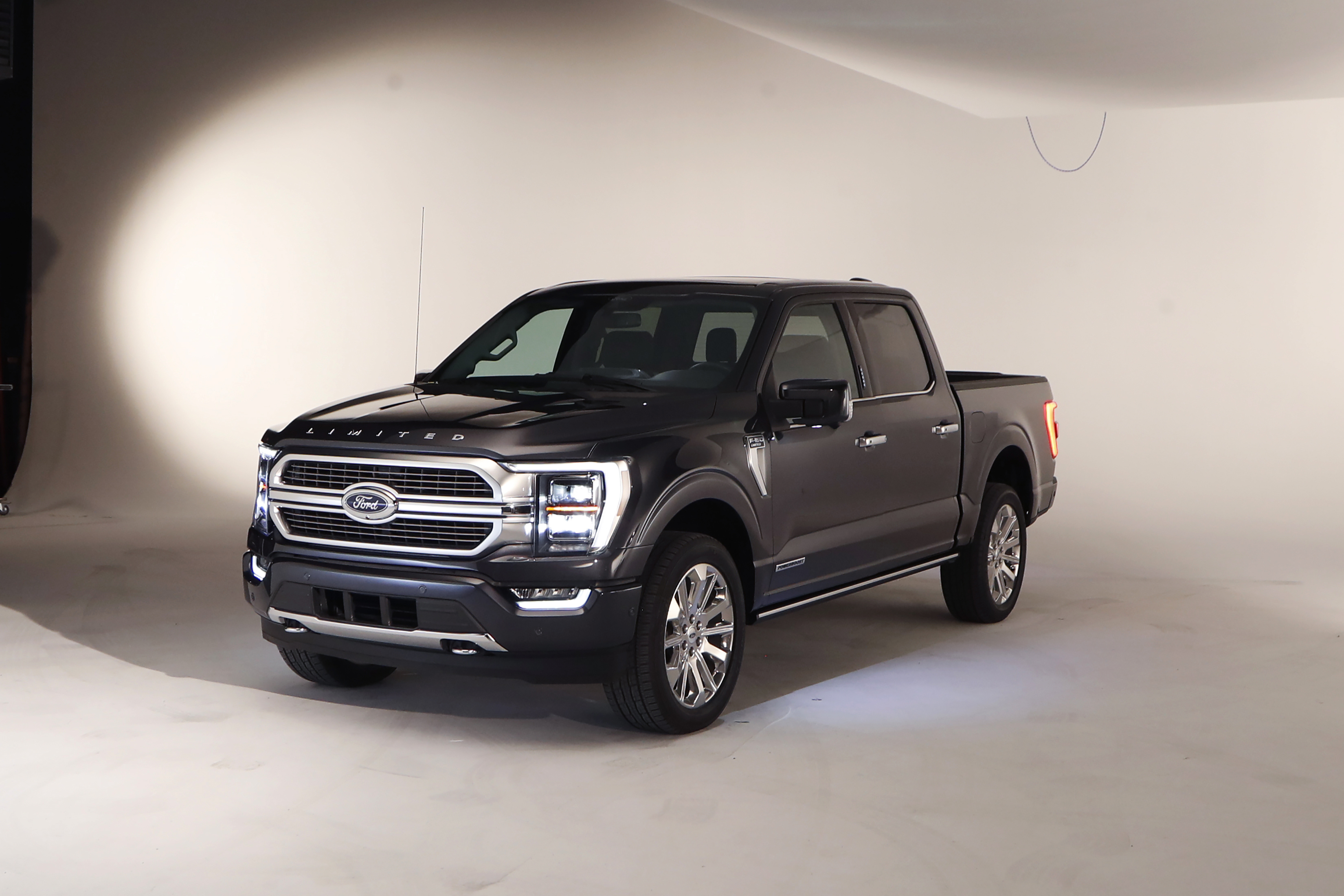 Ford plays it safe with revamped F-150, focuses on interior 