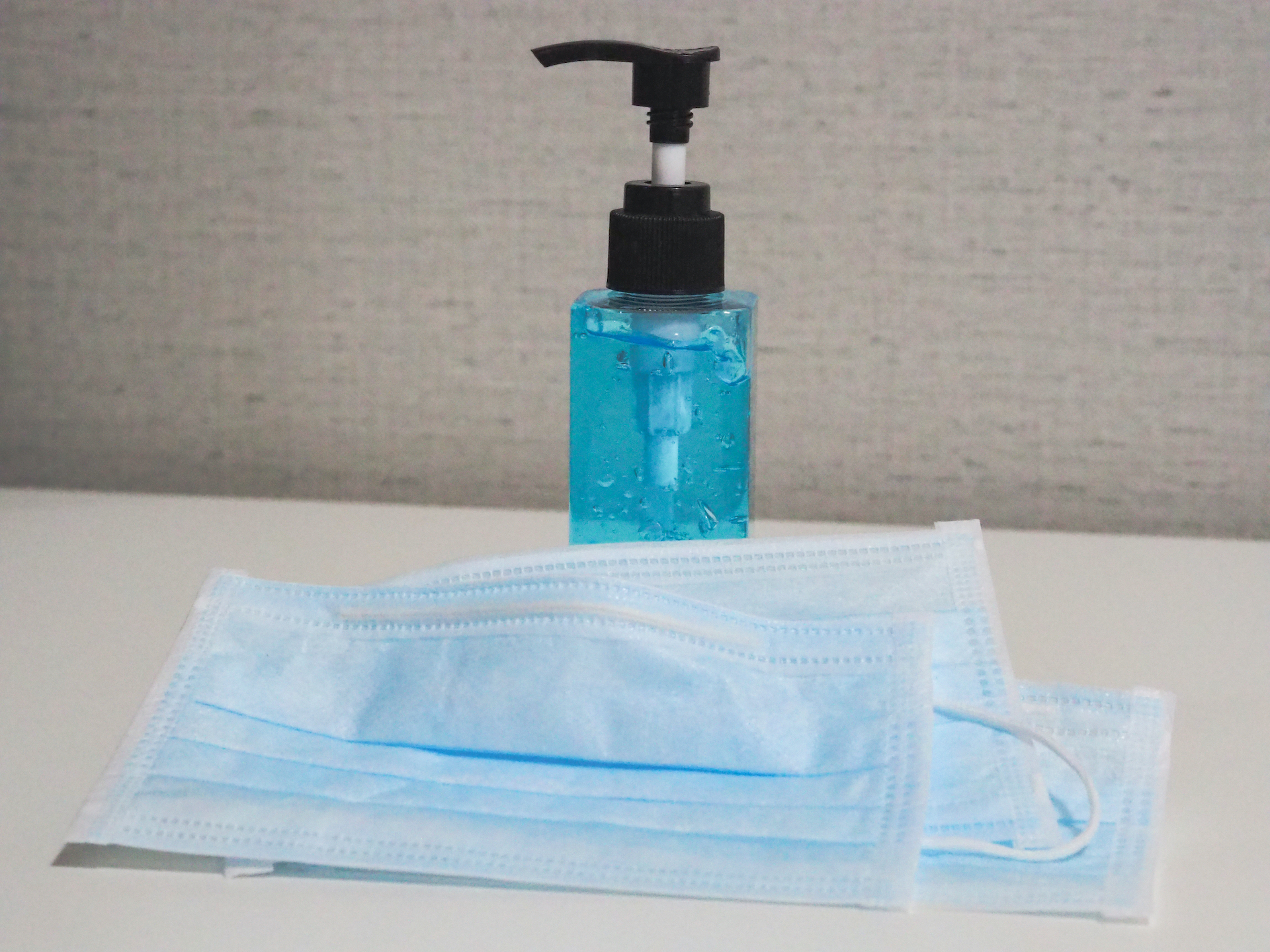 Alcohol liquid gel sanitizer with preventive mask cover