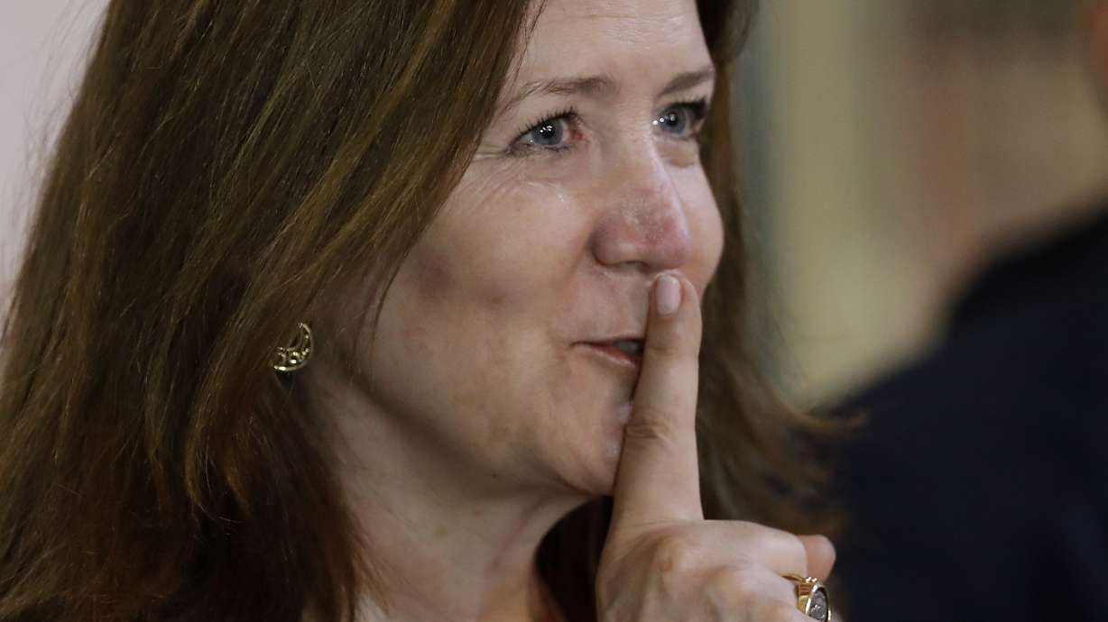 Lebanon judge who banned interviews of US envoy resigns