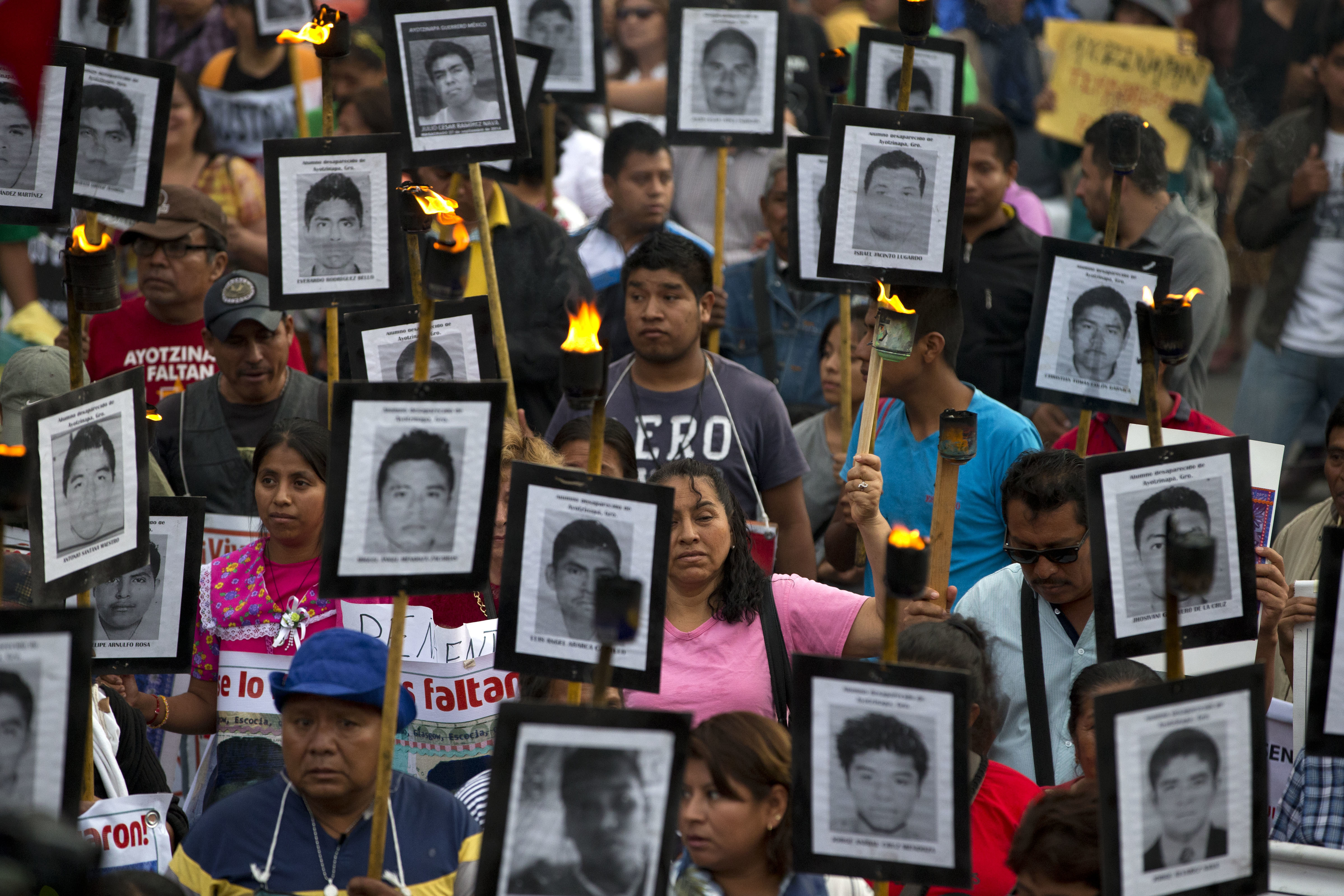 New arrest warrants issued in case of Mexico's missing 43
