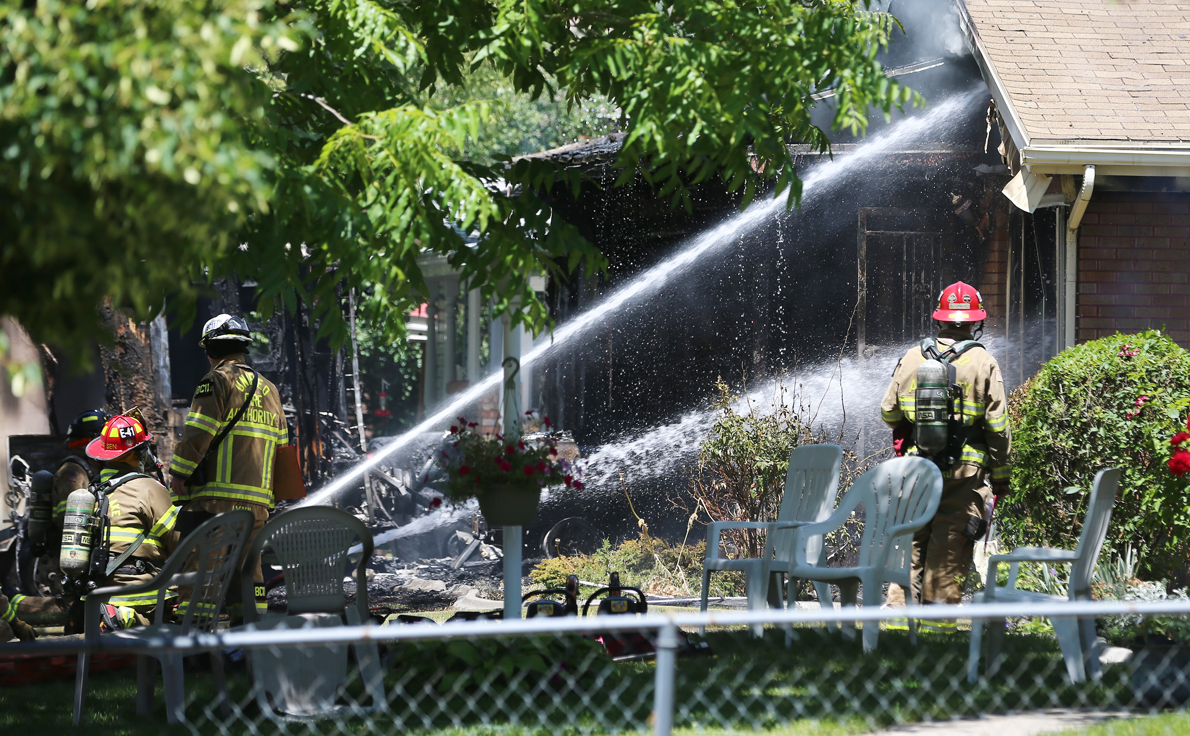Fire causes extensive damage to Millcreek house, garage