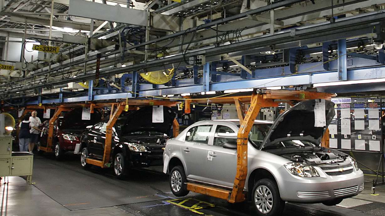 US probes fuel leaks in older Chevy Cobalt and HHR vehicles