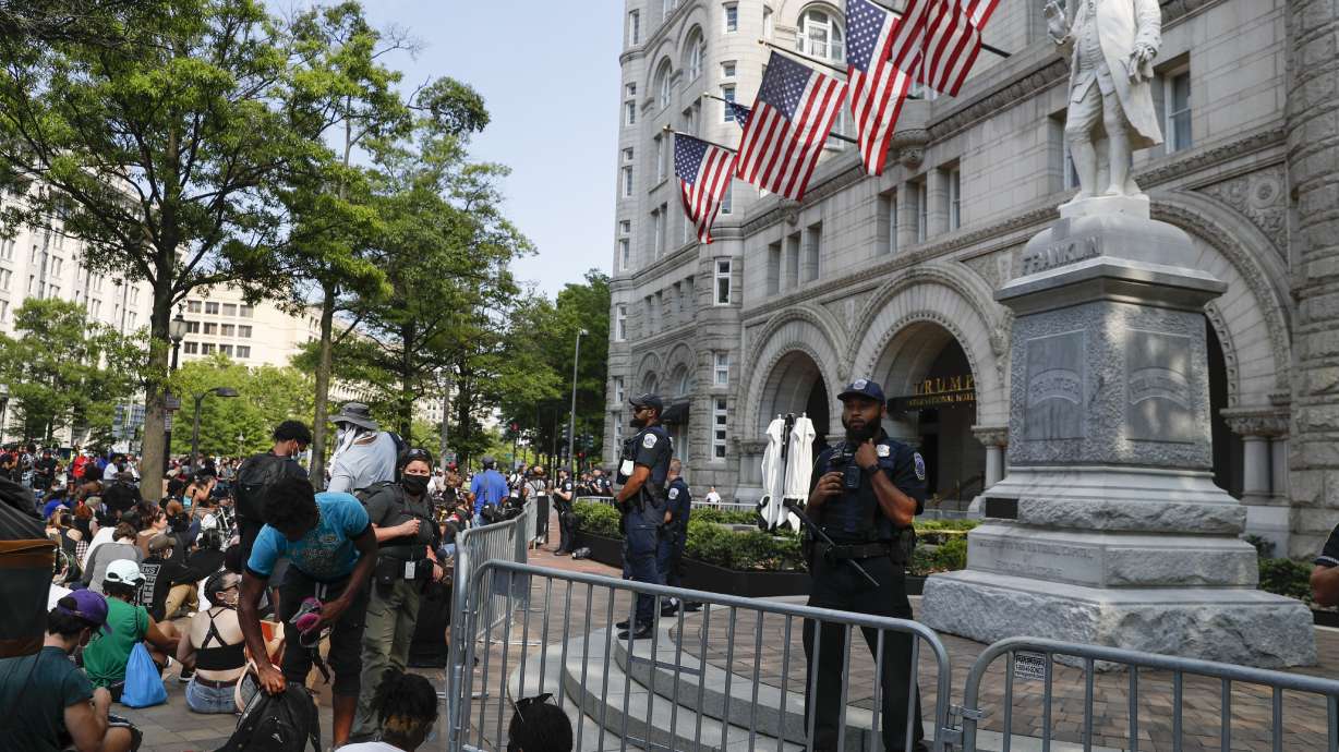 Appeals court pauses lawsuit over Trump hotel profits