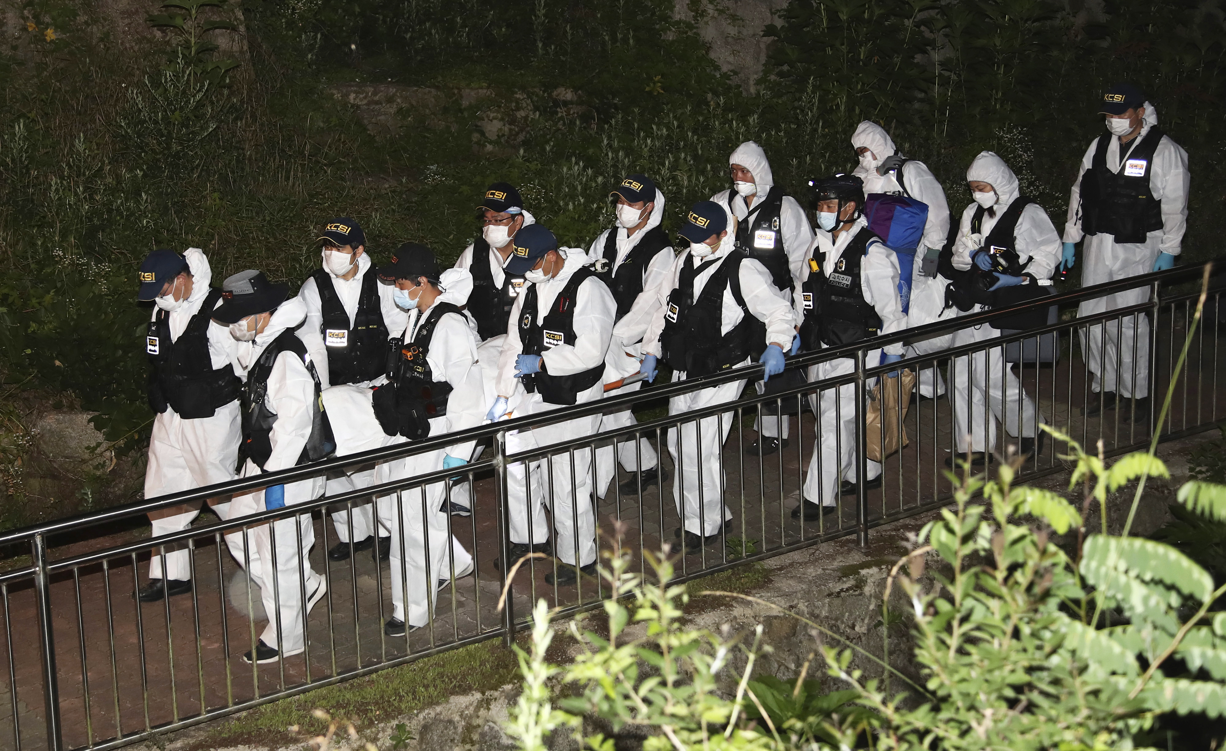 Seoul mayor's death prompts sympathy, questions of his acts