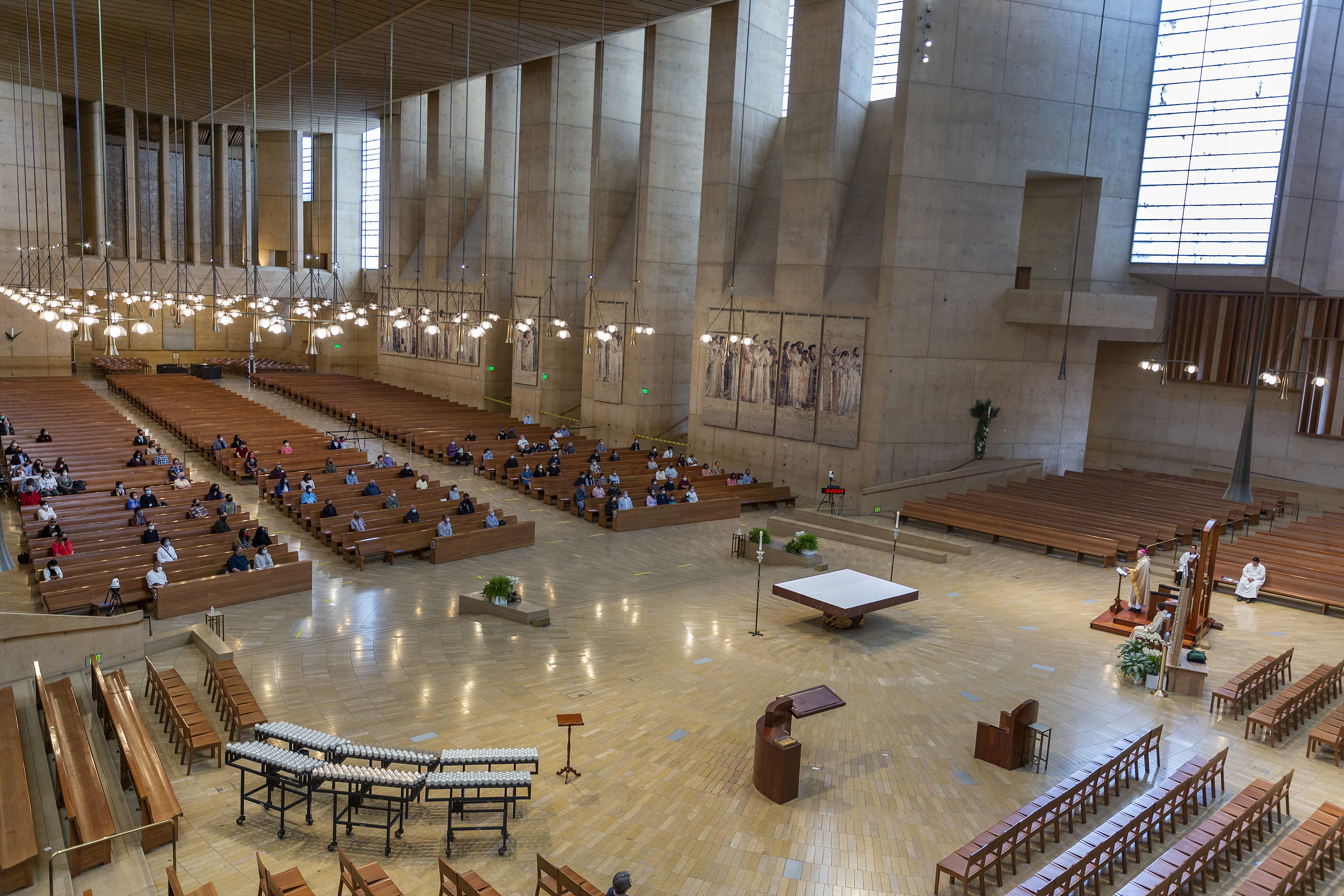 Church singing ban strikes sour note with California pastor