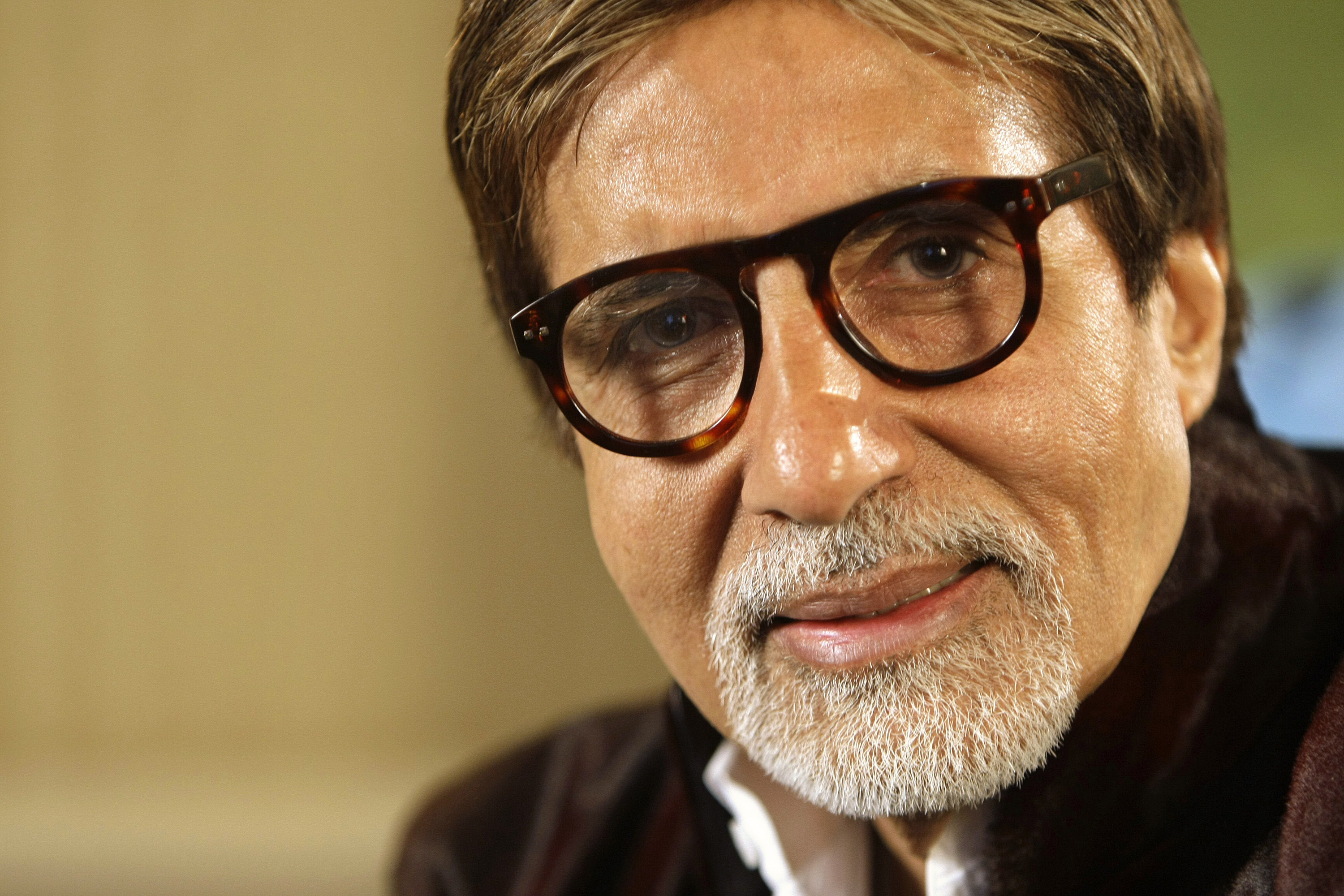 Bollywood's Amitabh Bachchan, 3 family members test positive