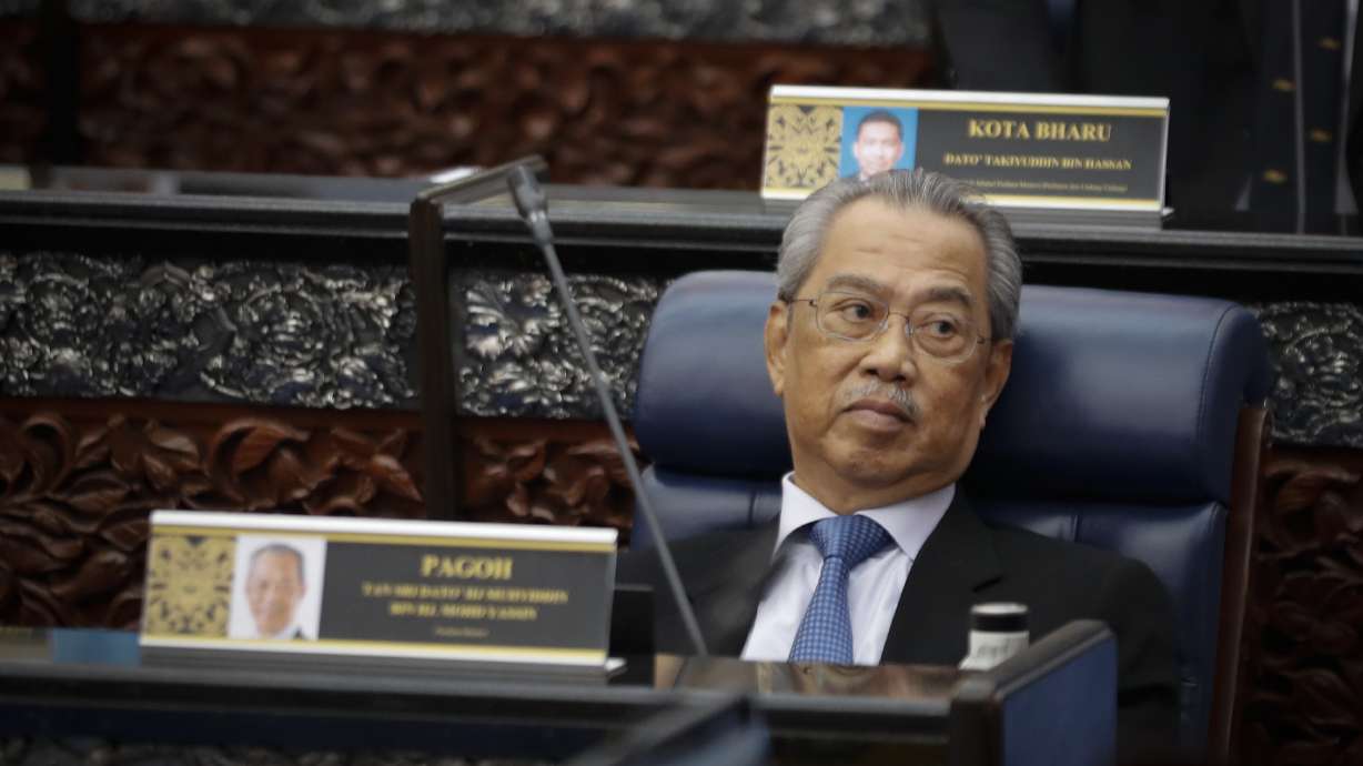 Malaysia PM wins test of support, ousts house speaker
