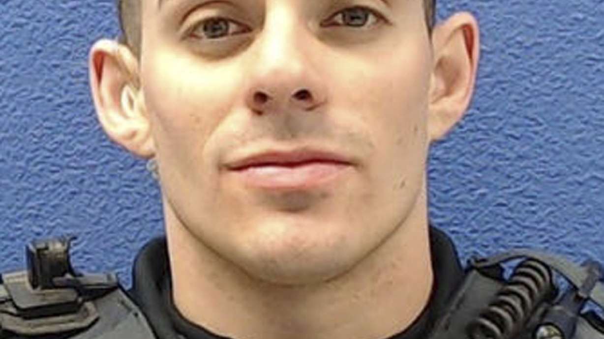 Ex-New Mexico officer facing murder charge over chokehold