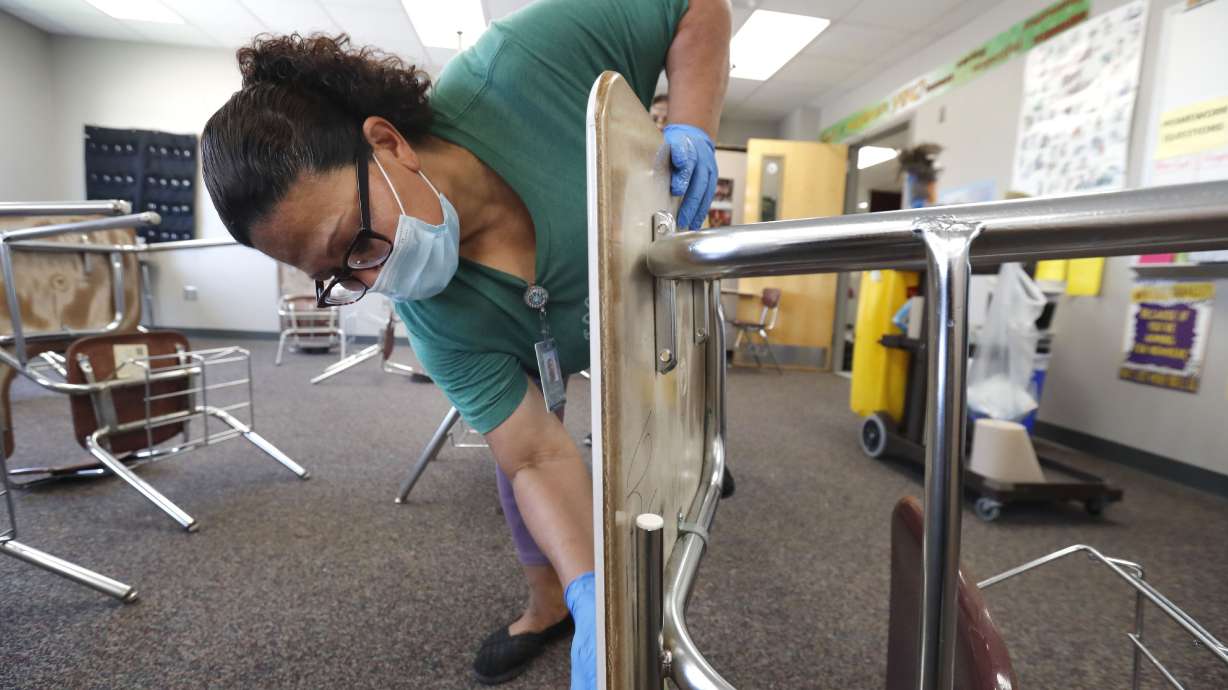 Texas deaths hit record, schools get OK for virtual classes
