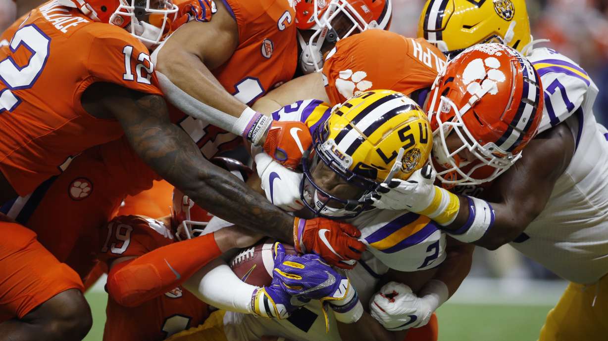 NCAA football oversight asks board for time on fall sports