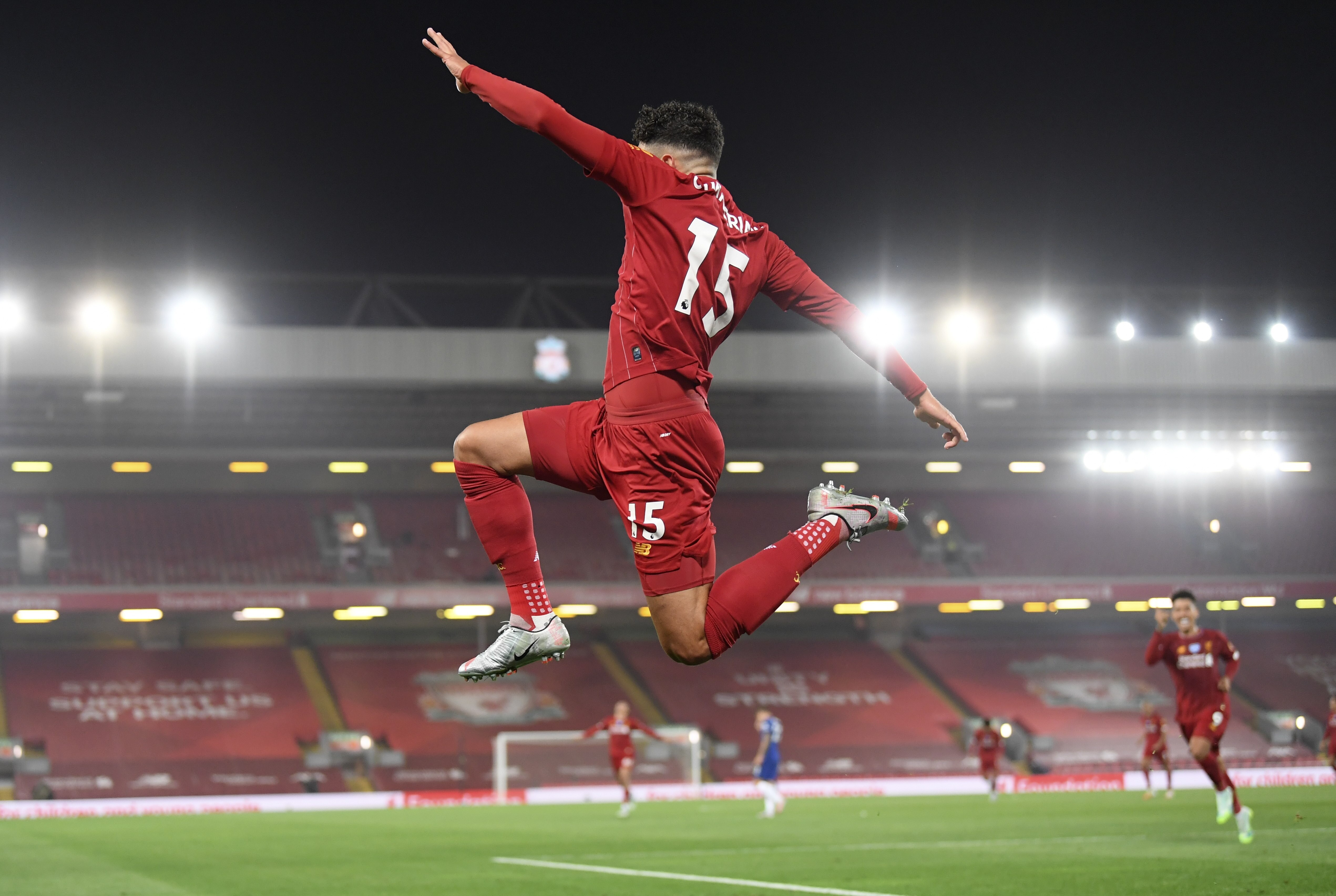 3 teams to chase 2 Champions League spots on EPL's final day