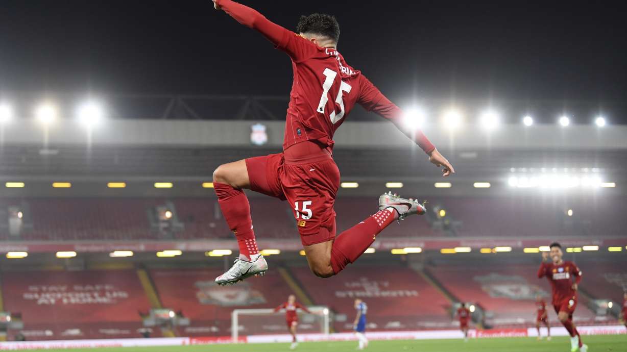 3 teams to chase 2 Champions League spots on EPL's final day