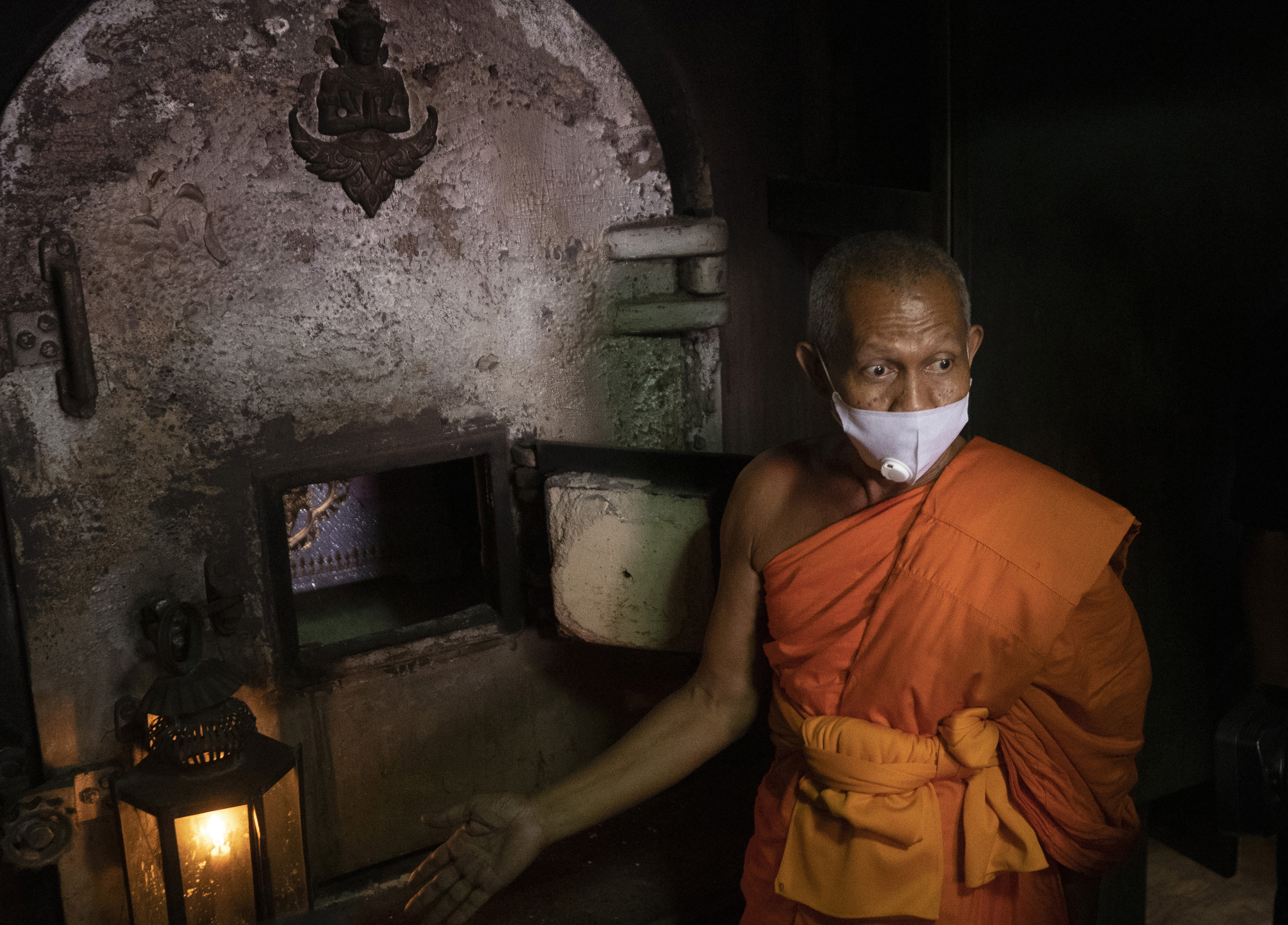 Thai serial killer cremated after decades as museum display