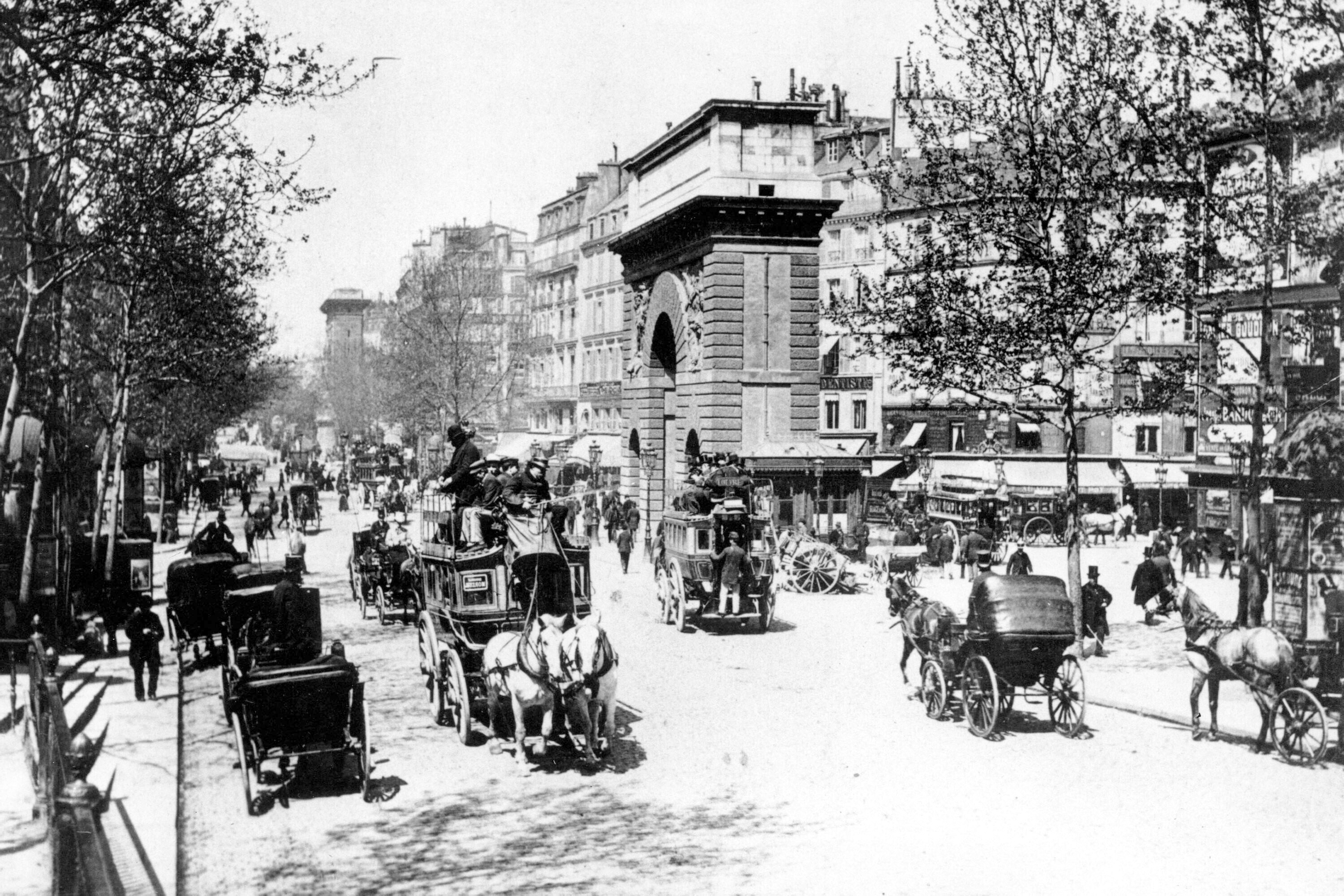 Paris hosts 1900 Olympics, even though many didn't know it