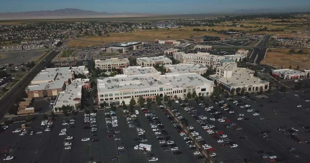 Retailers are projected to shutter as many as 25,000 stores this year “mostly in malls.” (Photo: KSL TV)