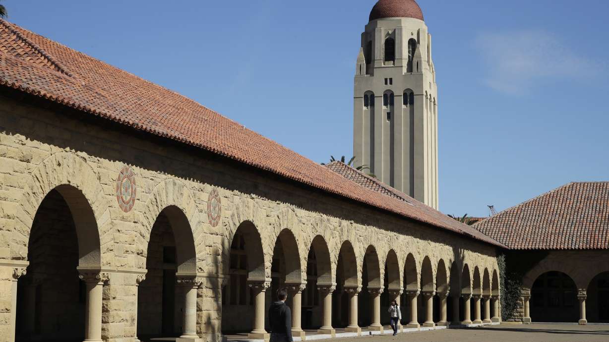 Gov't: New foreign students can't enter US if courses online