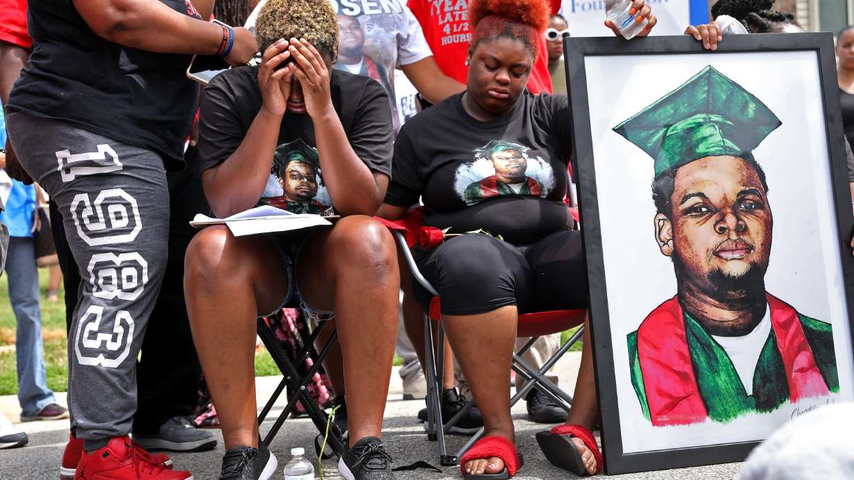 Prosecutor: No charges for officer in Michael Brown’s death