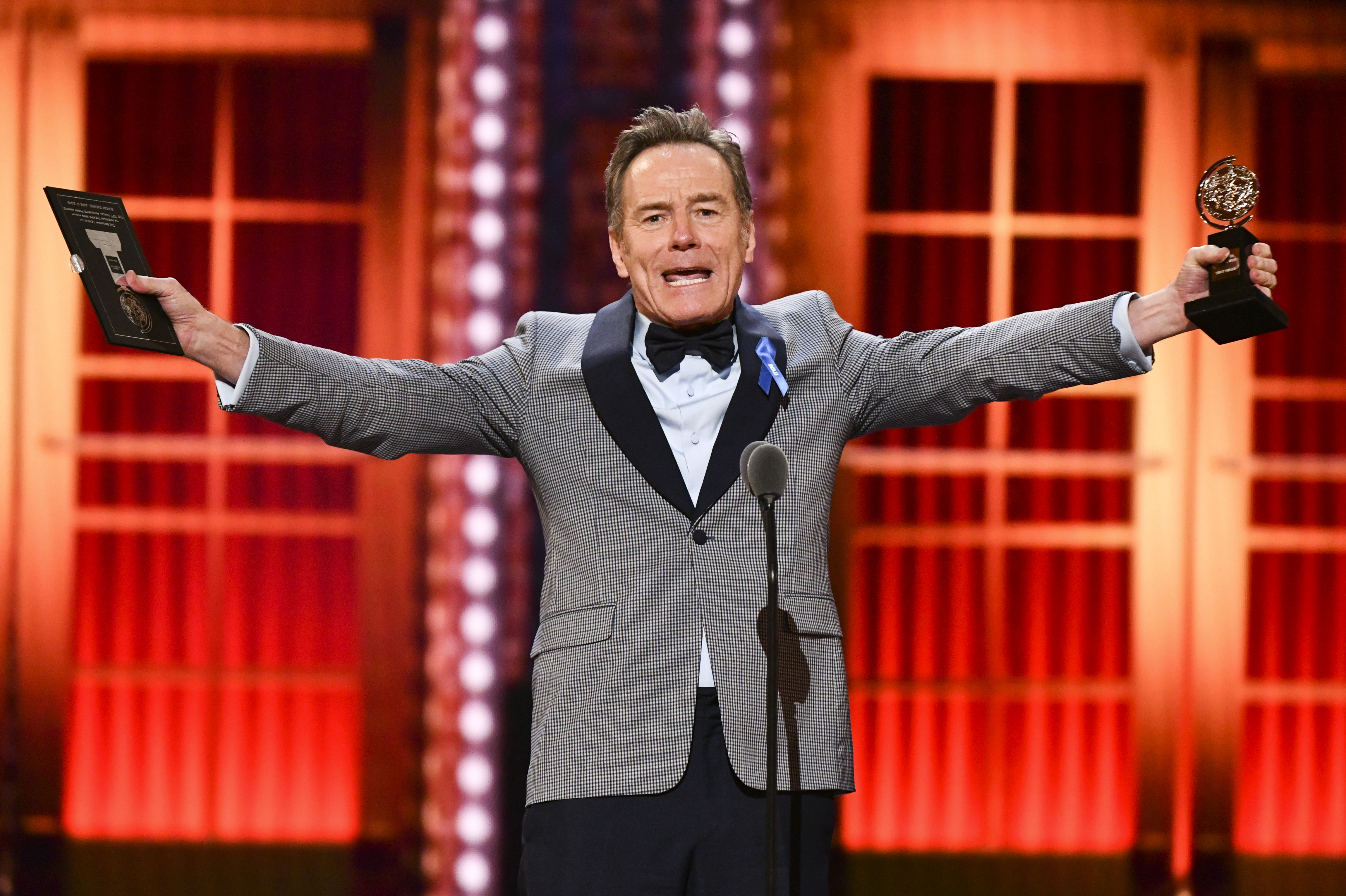 Bryan Cranston recovers from COVID-19, donates plasma