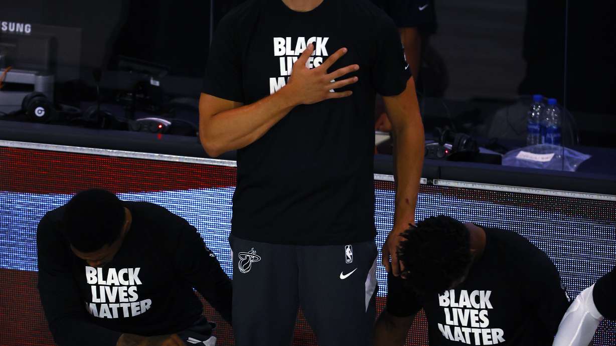 AP Interview: Heat's Leonard stands for anthem, explains why