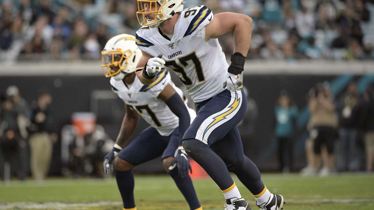 Chargers' Joey Bosa signs $135 million contract extension