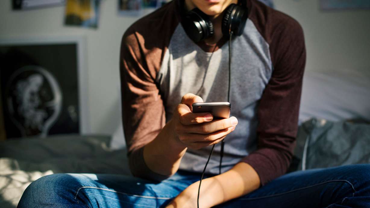 Screen time and kids: Parents need to worry less about hours logged, study says