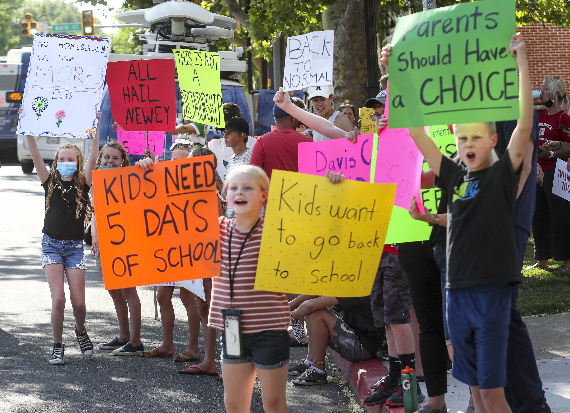 Poll: Where Utahns stand on school reopenings