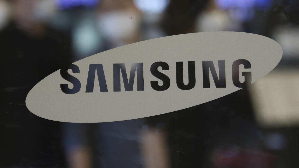 Samsung's new phones test consumer demand for pricey gadgets