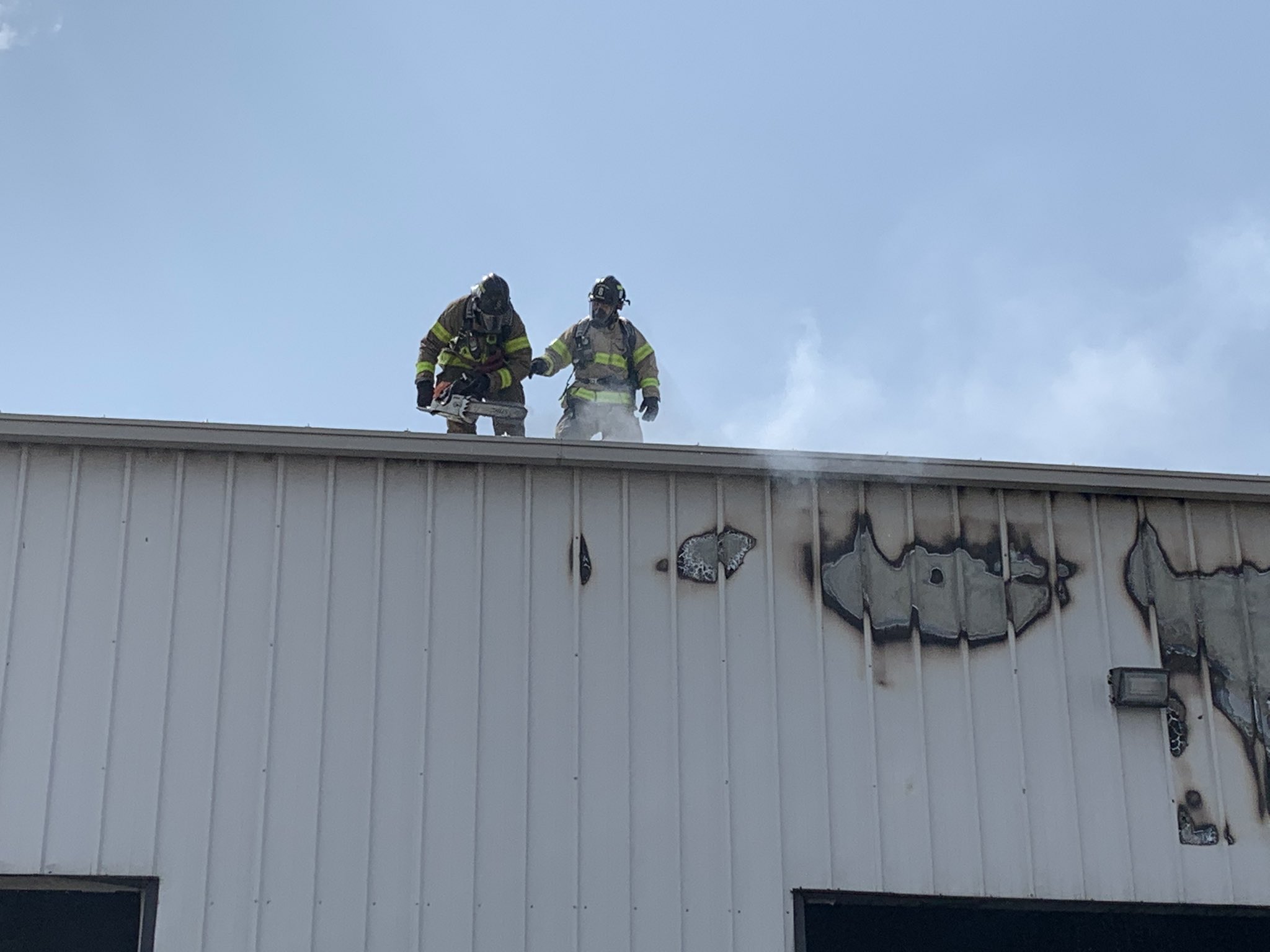 Wildfire updates: Pine Hollow Fire 89% contained; Firefighters battle 3-alarm fire in Salt Lake