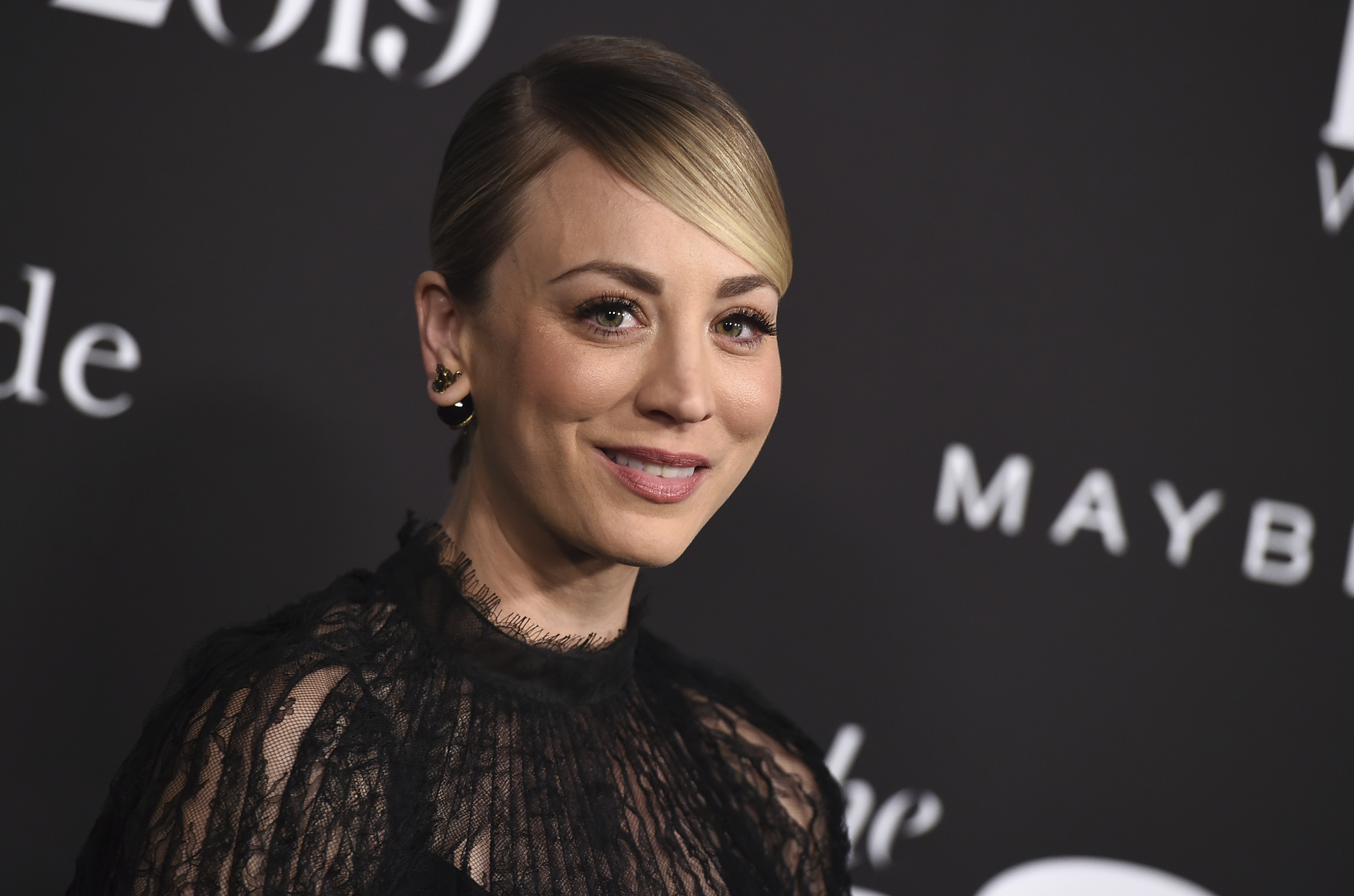 Kaley Cuoco takes to skies in 'The Flight Attendant' 