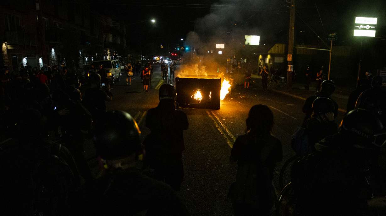 Portland protesters cause mayhem again, police officer hurt