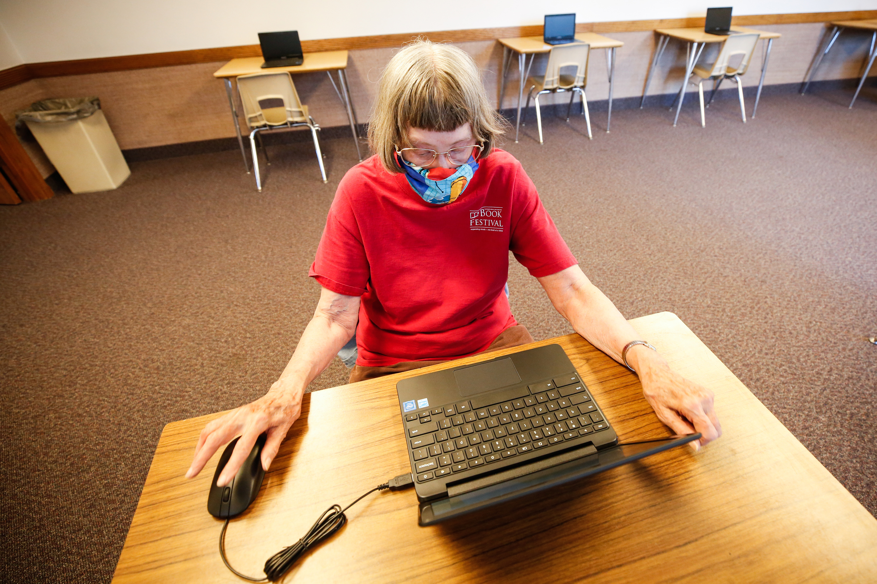 Salt Lake City program aims to reconnect residents cut off from internet, computers by pandemic