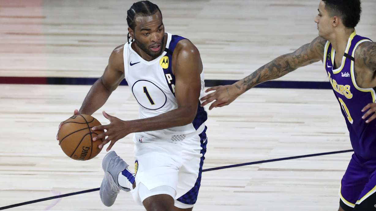 Warren scores 39, Pacers surge past Lakers late, 116-111