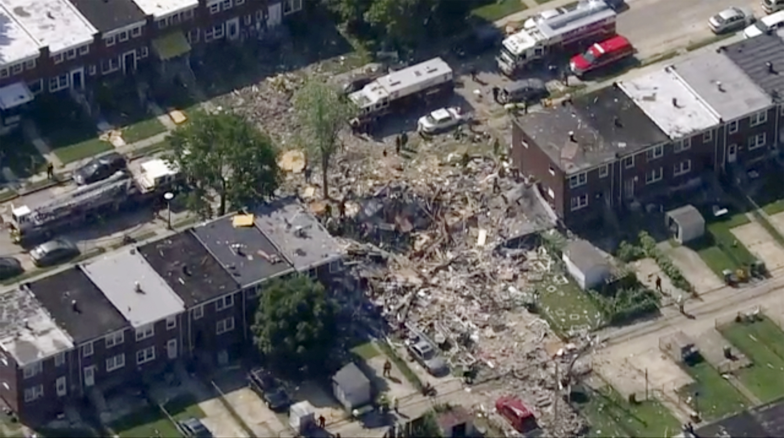 1 dead, 7 rescued after gas explosion levels Baltimore homes