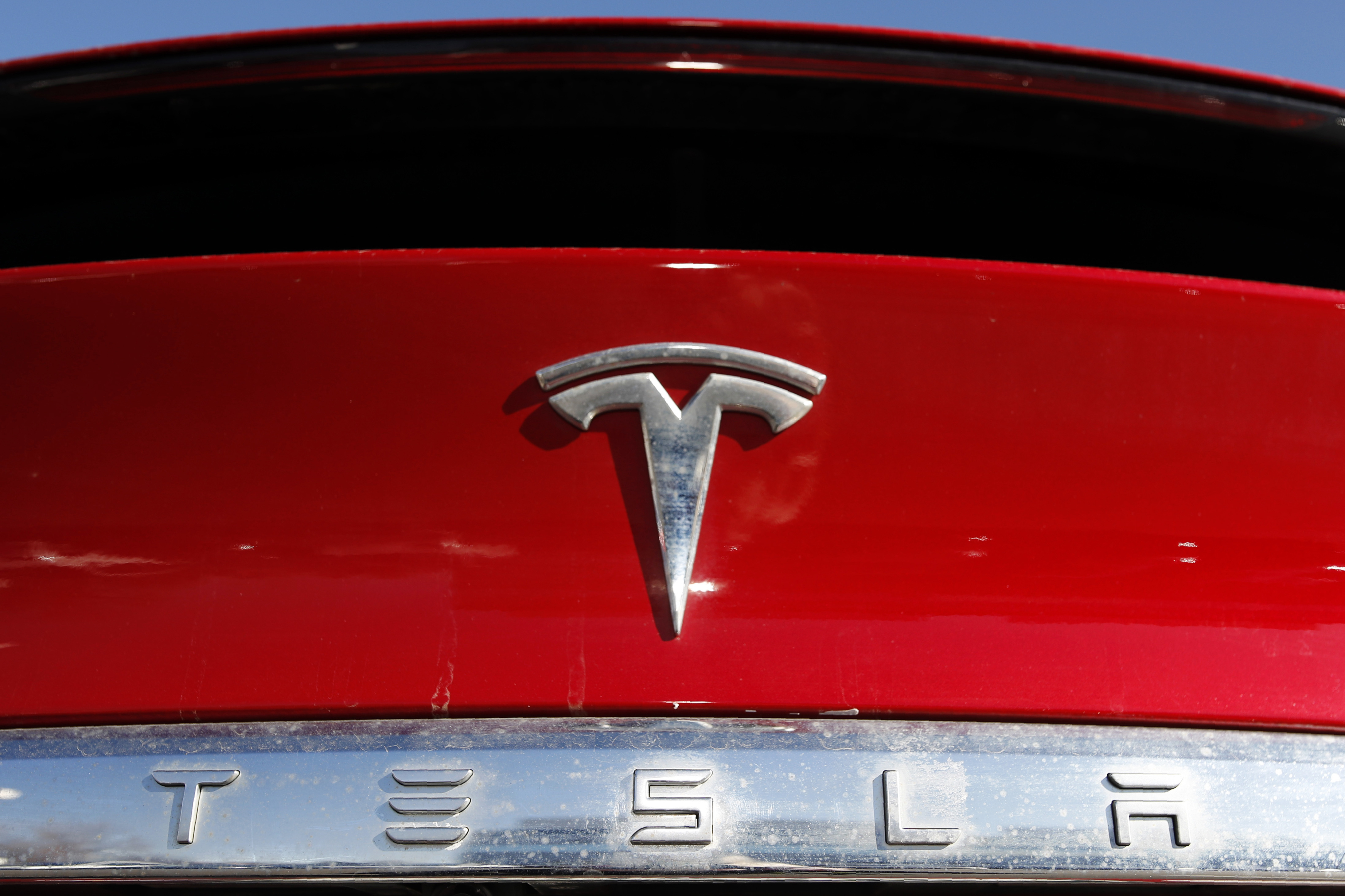 Tesla boosts turbocharged stock with plan for 5-for-1 split