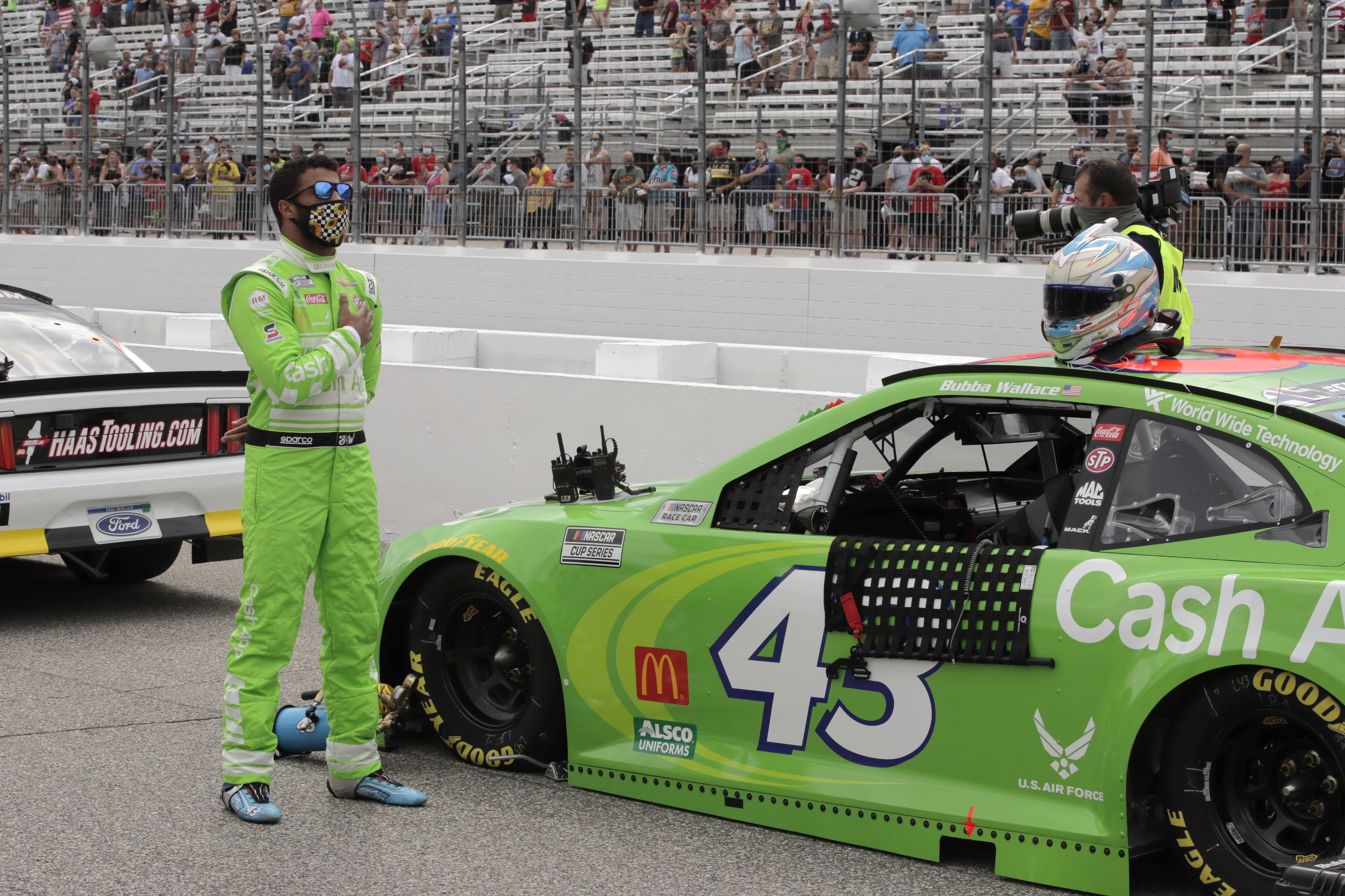 Bubba Wallace, Columbia Sportswear sign sponsorship deal