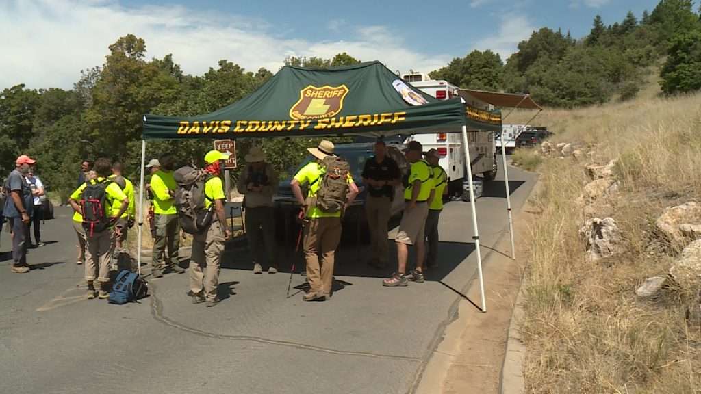 People search for missing hiker Becky Ethington.