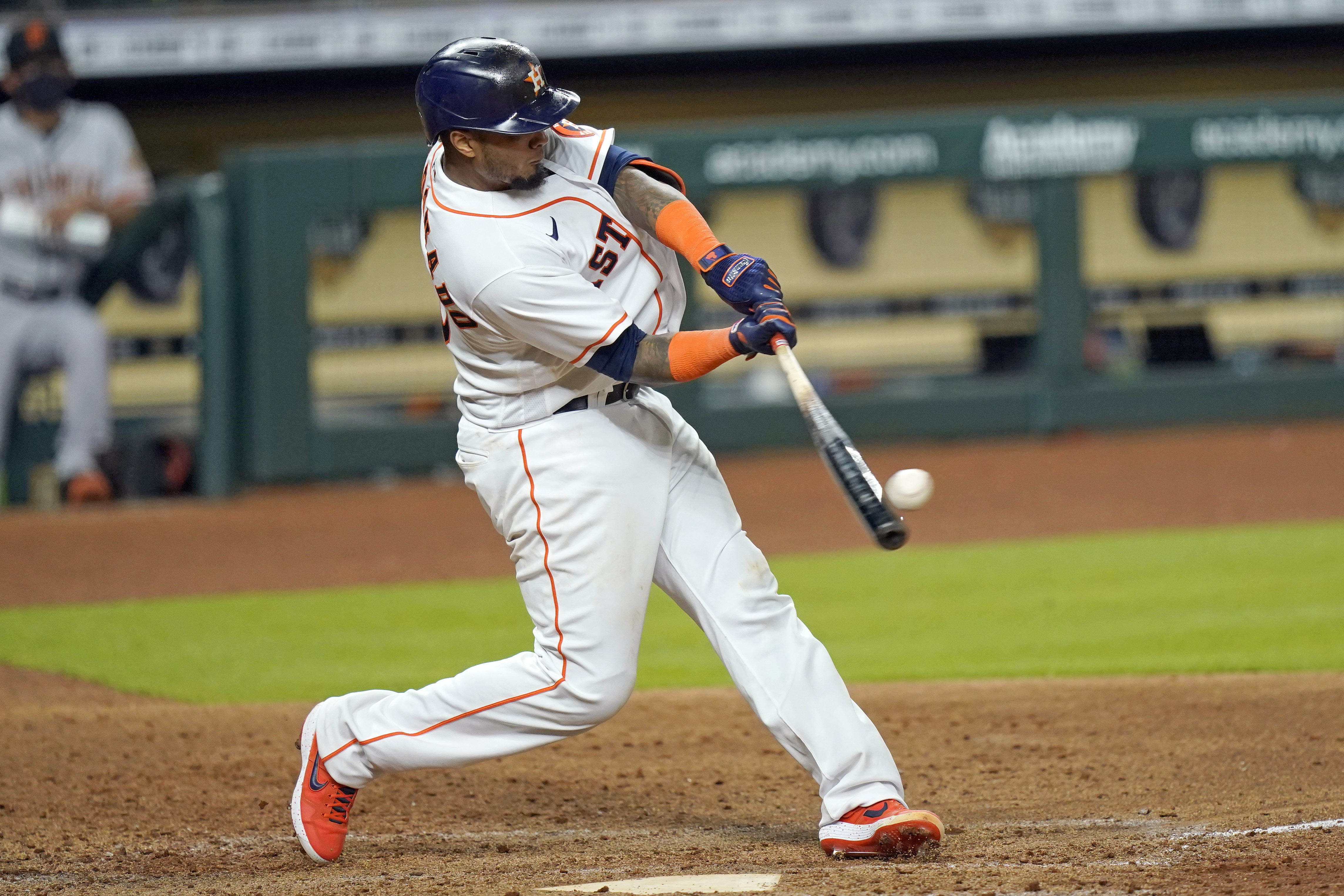 Maldonado's 3-run shot leads Astros over Giants 5-1