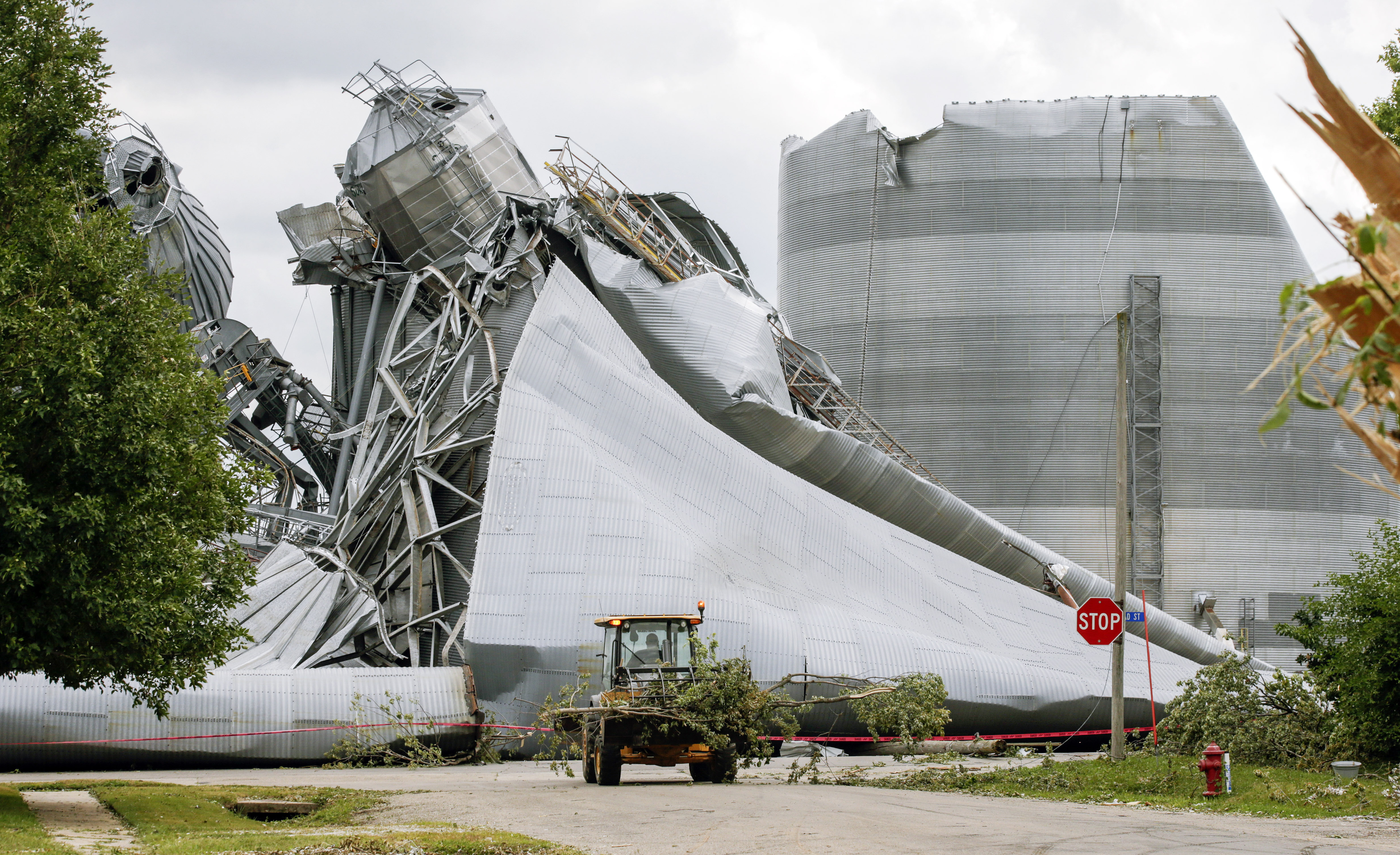 Iowa farmers assess losses after storm flattened cornfields