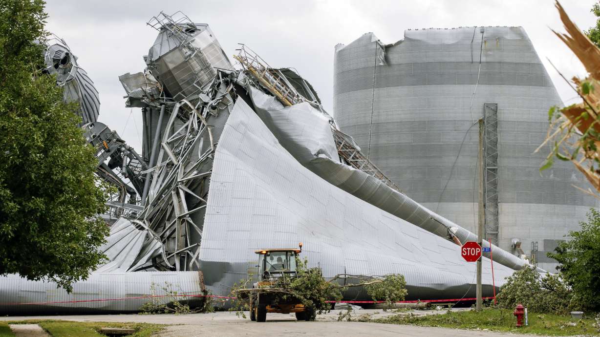 Iowa farmers assess losses after storm flattened cornfields