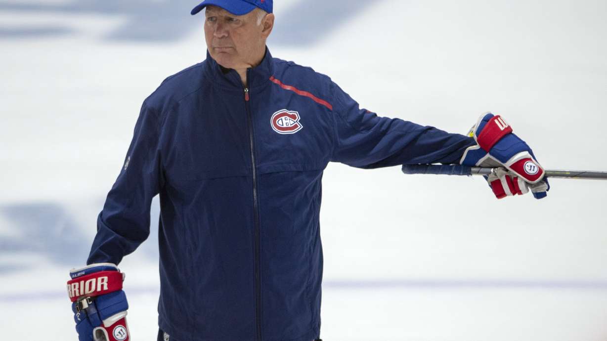 Canadiens coach Claude Julien hospitalized with chest pains