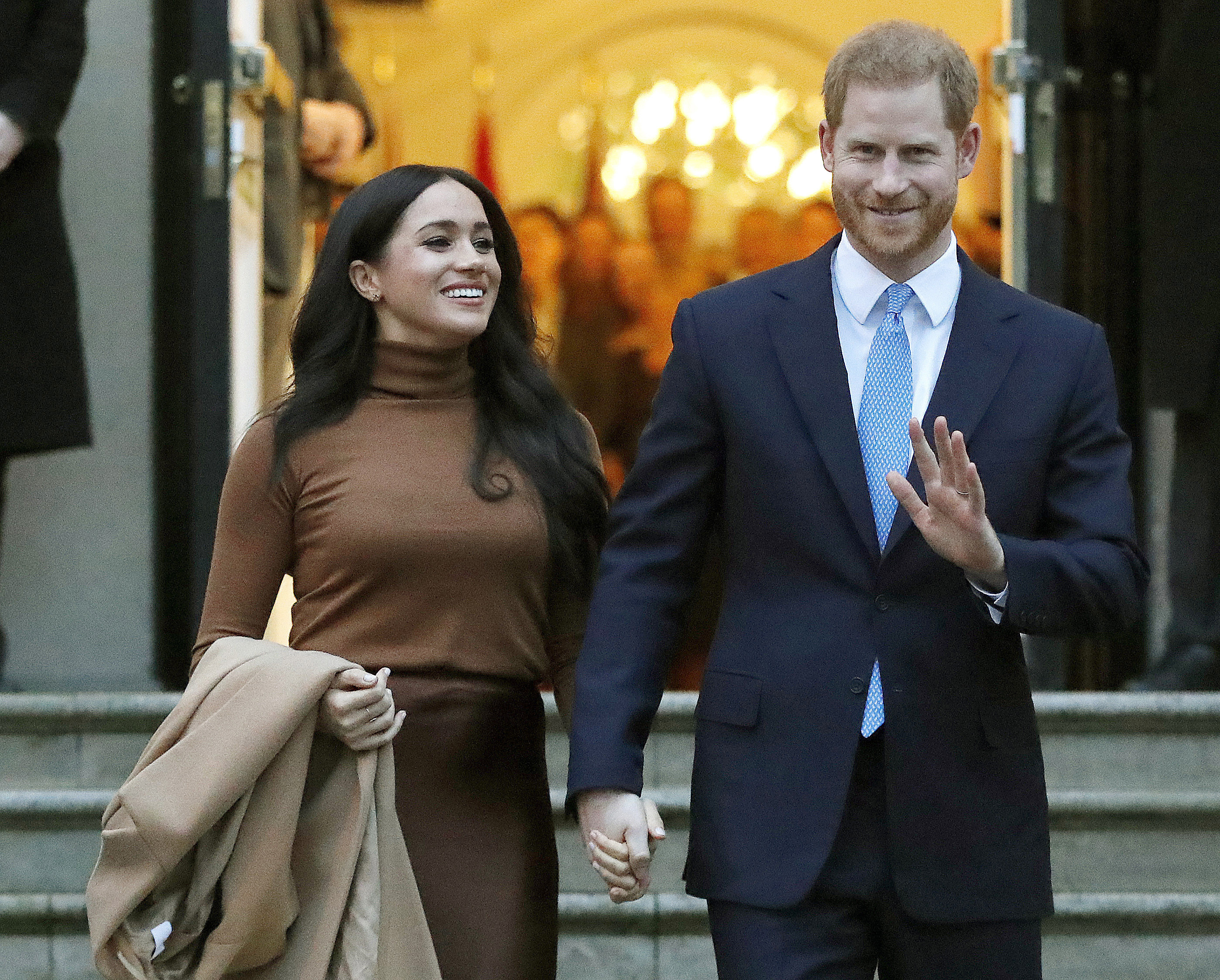 Prince Harry, Meghan Markle move into new California home 